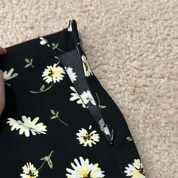 Forever 21 Black Skirt with White and Yellow Floral Pattern - Picture 5 of 10
